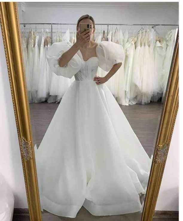 Load image into Gallery viewer, Modern A Line Organza Wedding Dress Sweetheart Puff Long Sleeves Bridal Gown
