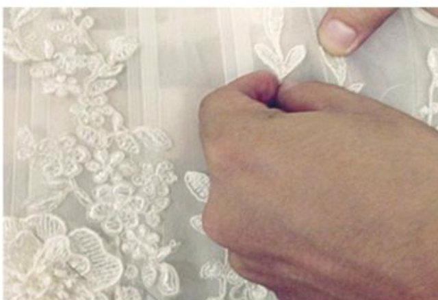 
                      
                        Long Cathedral Wedding Veil Bling Lace Edge Sequins Beads Crystal 3 4 5 Meters - TulleLux Bridal Crowns &  Accessories 
                      
                    