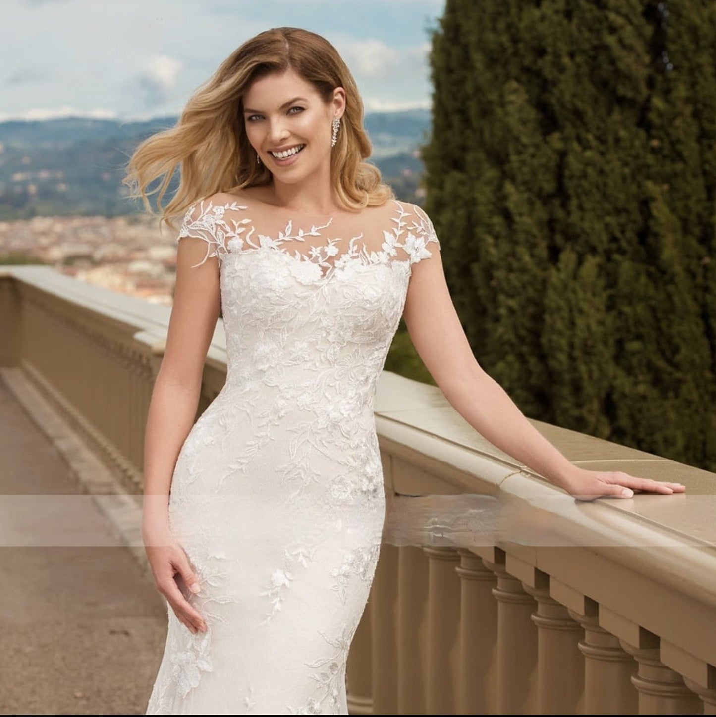 Mermaid Wedding Dresses Long Sleeve V Neck Lace Applique Sweep Train Bridal  Gown
