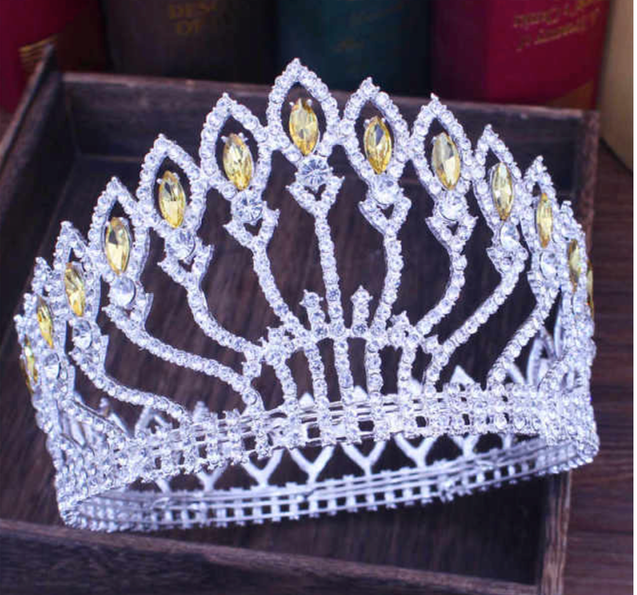 
                      
                        Luxurious Sparkling Crystal Queen Full Round Pageant Crown
                      
                    