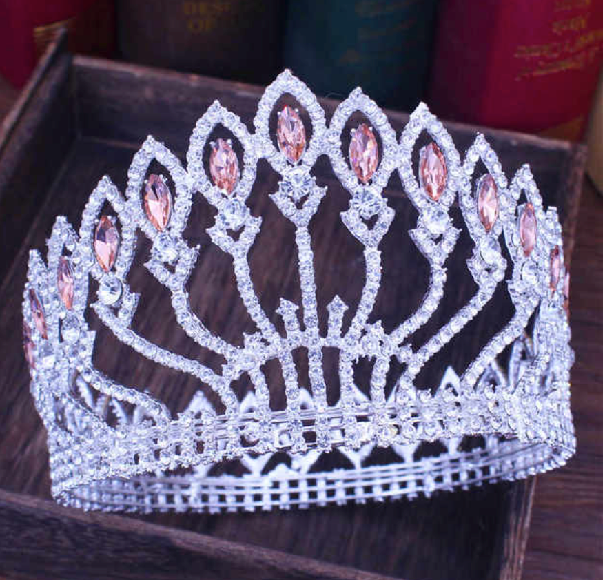 
                      
                        Luxurious Sparkling Crystal Queen Full Round Pageant Crown
                      
                    