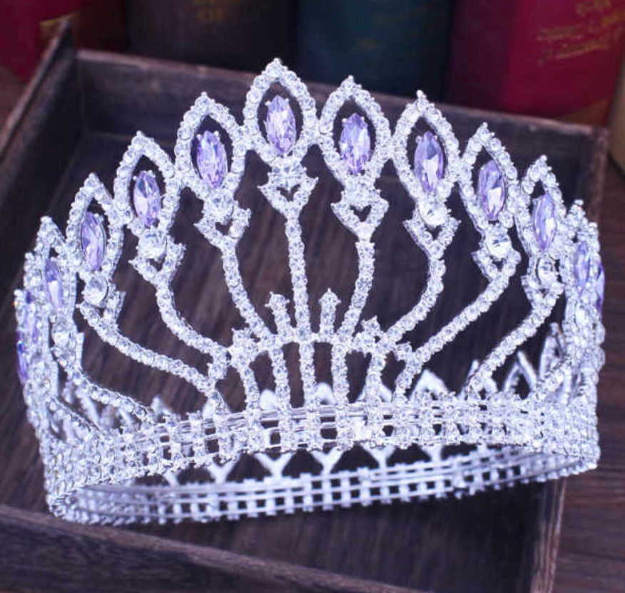 
                      
                        Luxurious Sparkling Crystal Queen Full Round Pageant Crown
                      
                    