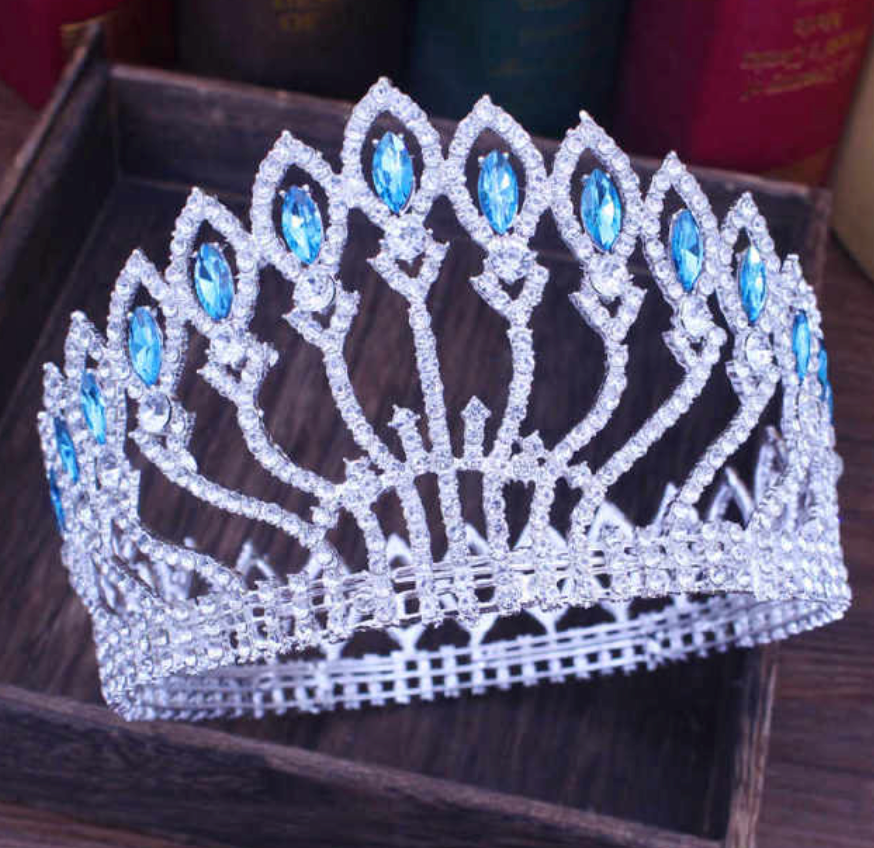 
                      
                        Luxurious Sparkling Crystal Queen Full Round Pageant Crown
                      
                    