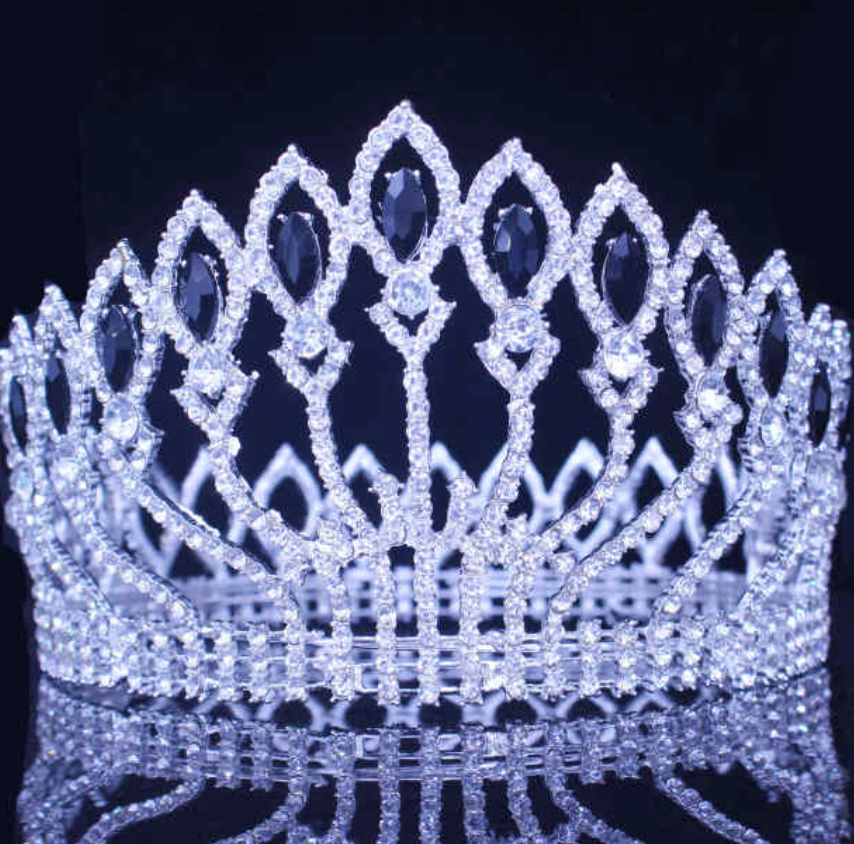 
                      
                        Luxurious Sparkling Crystal Queen Full Round Pageant Crown
                      
                    