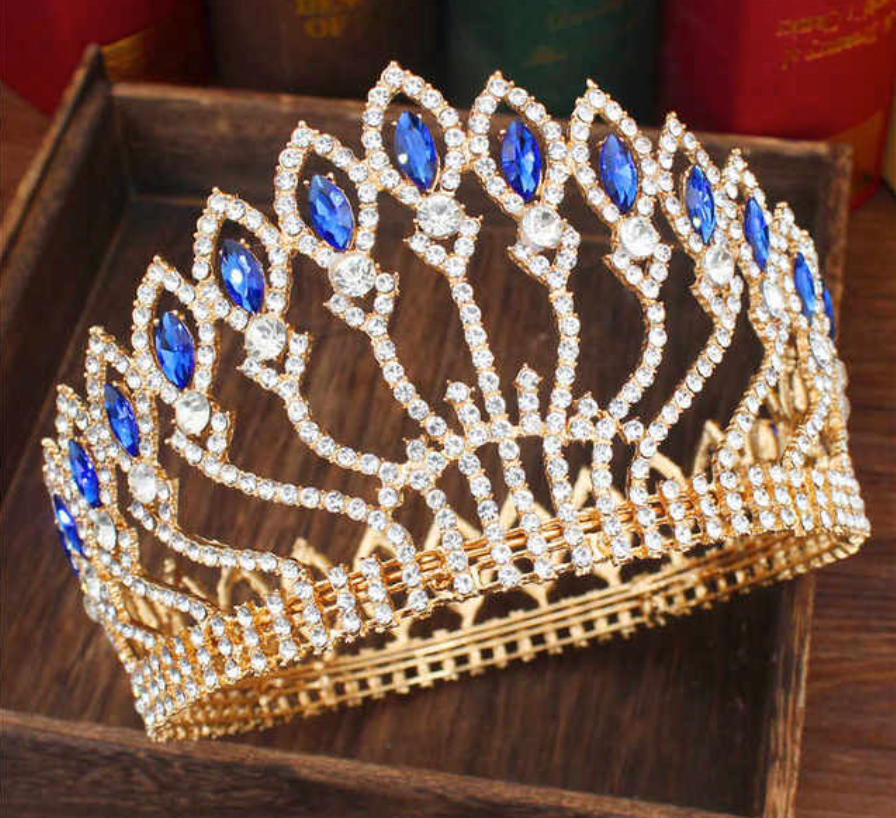
                      
                        Luxurious Sparkling Crystal Queen Full Round Pageant Crown
                      
                    