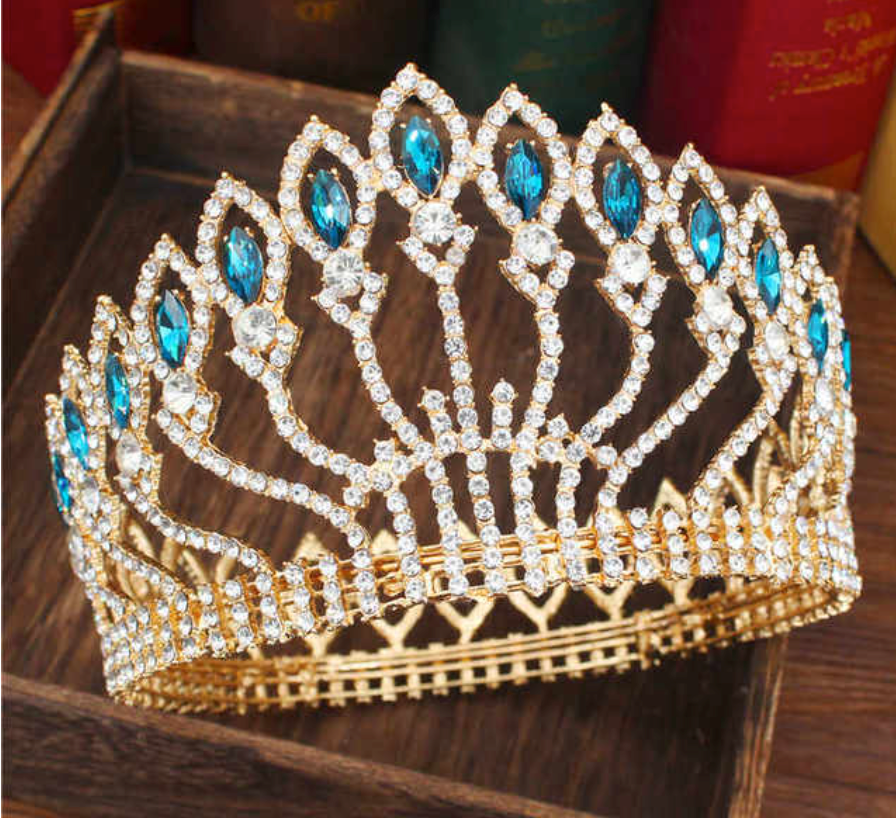 
                      
                        Luxurious Sparkling Crystal Queen Full Round Pageant Crown
                      
                    