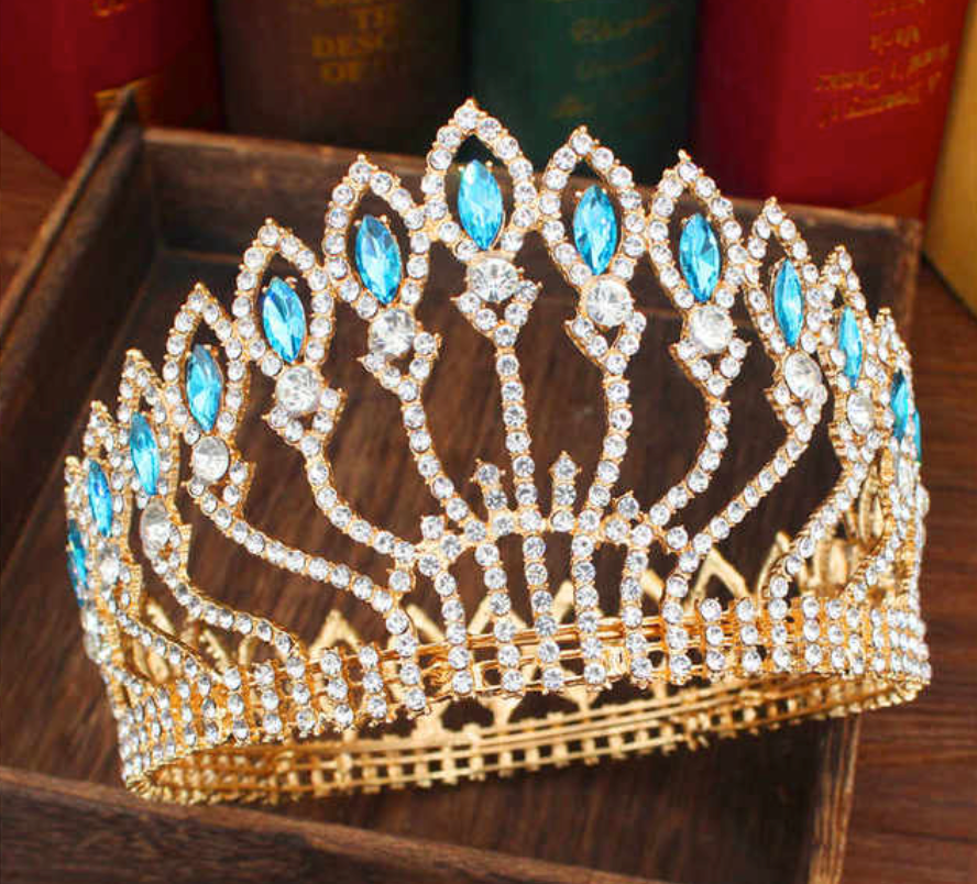 
                      
                        Luxurious Sparkling Crystal Queen Full Round Pageant Crown
                      
                    