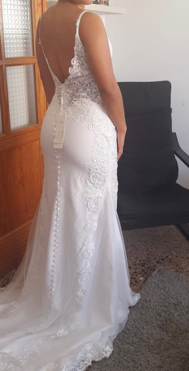 
                      
                        Lace Mermaid Spaghetti Straps Sexy V-Neck Backless Sweep Train Bridal Wedding Gown
                      
                    