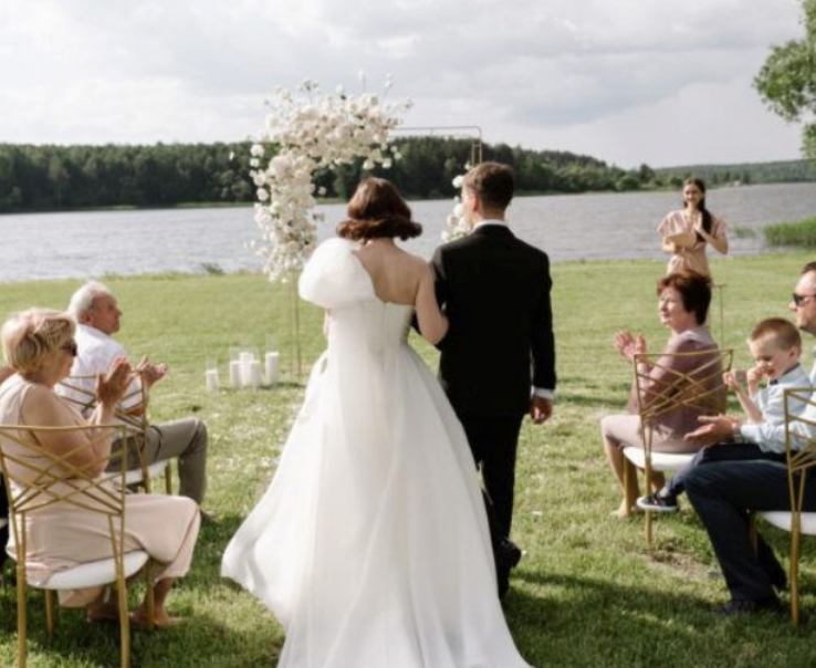 
                      
                        One Shoulder A-line Ruched Organza Princess Wedding Bridal Gown
                      
                    