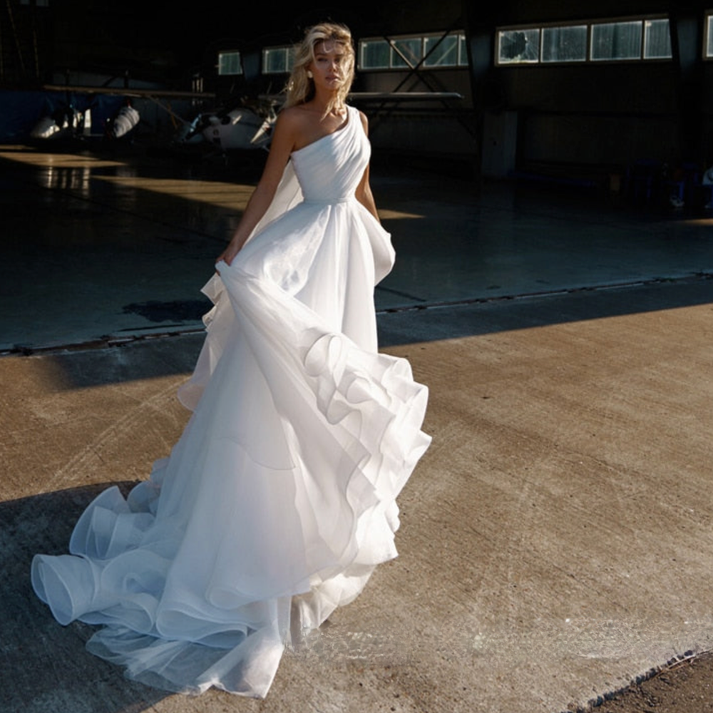 
                      
                        One Shoulder A-line Ruched Organza Princess Wedding Bridal Gown
                      
                    