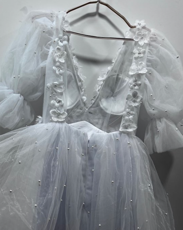 
                      
                        Plunging V-Neck Half Sleeves Pearls Flowers Mini Sexy Backless Bridal Dress
                      
                    