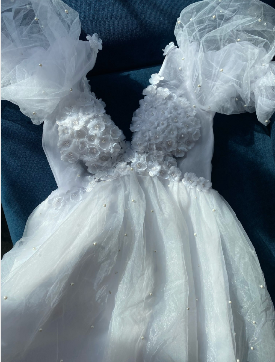 
                      
                        Plunging V-Neck Half Sleeves Pearls Flowers Mini Sexy Backless Bridal Dress
                      
                    