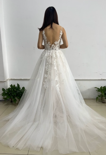 A-Line Backless Wedding Dress  Lace Applique Beaded Off White Tulle Gown