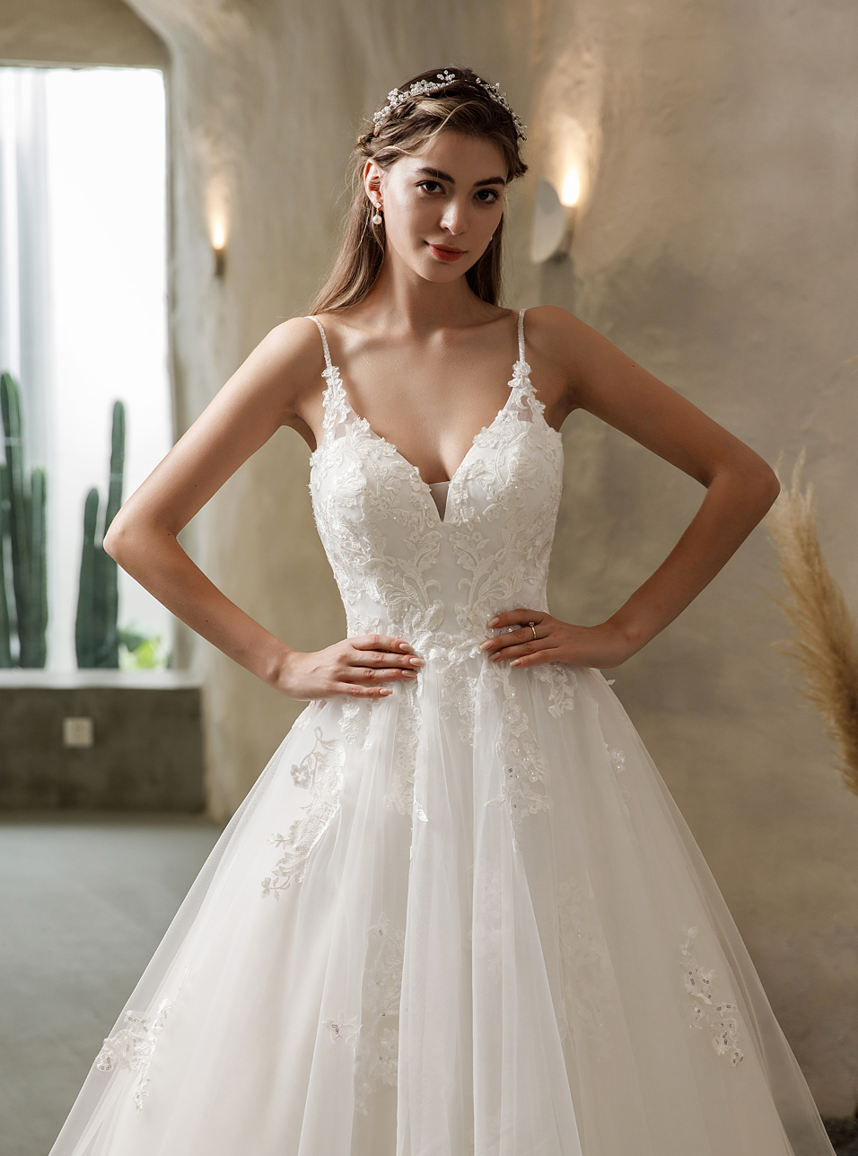Ethereal Floral Lace Wedding Dress with Tiered Tulle Skirt