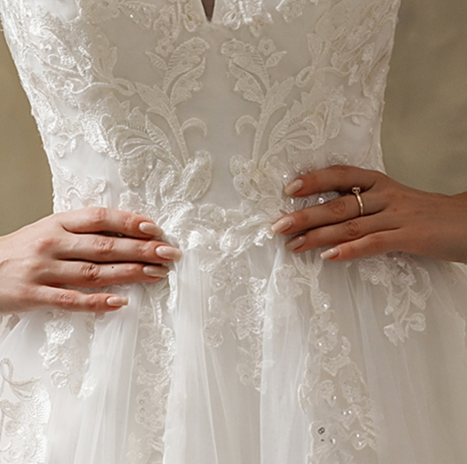 
                      
                        Ethereal Floral Lace Wedding Dress with Tiered Tulle Skirt
                      
                    