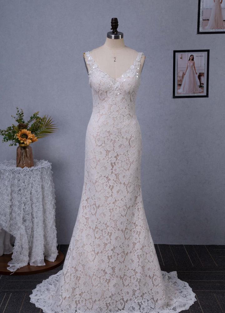 
                      
                        Fit and Flare V-Neck Chapel Train Allover Lace Wedding Dress
                      
                    