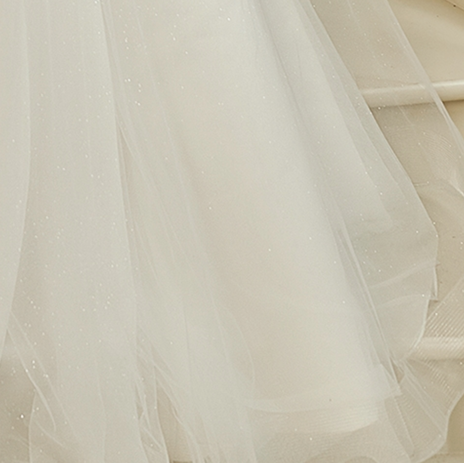 
                      
                        Shining Beaded Bodice Keyhole Back Ruffle Tulle Skirt Ball Gown
                      
                    