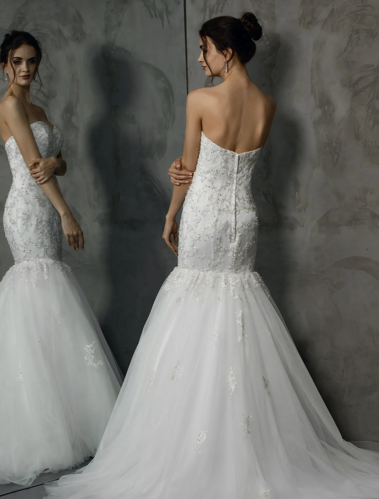 
                      
                        Classic Strapless Heavy Beaded Appliqués Mermaid Wedding Dress
                      
                    
