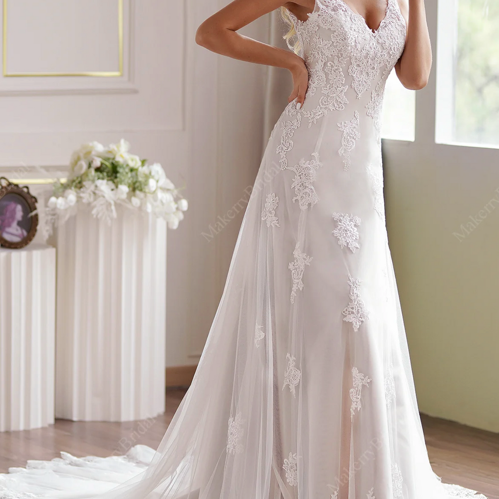 
                      
                        Romantic Strap V-Neck Fit & Flare Wedding Dress
                      
                    