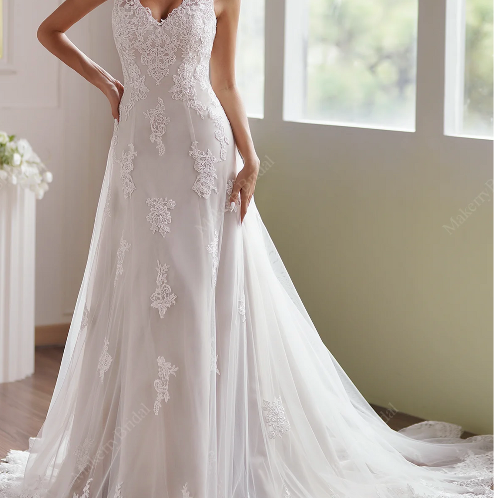 
                      
                        Romantic Strap V-Neck Fit & Flare Wedding Dress
                      
                    