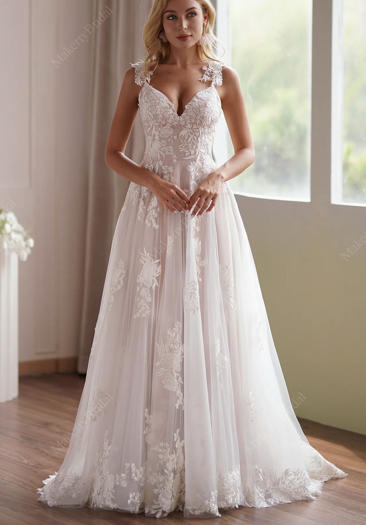 Delicate Shimmering Lace Wedding Gown With Sweetheart Bodice