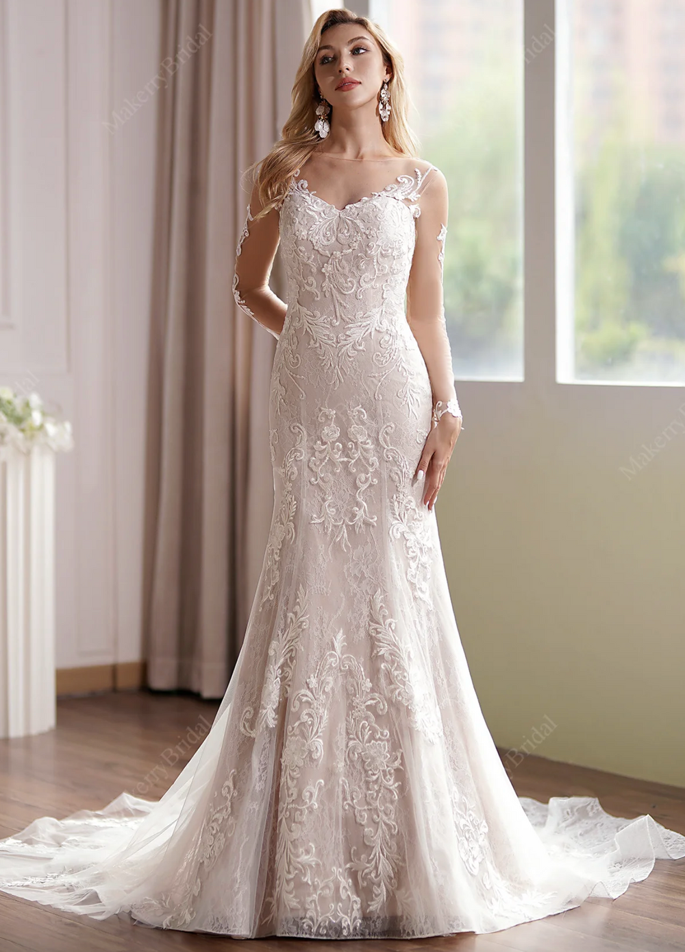 Long Sleeve Lace Appliques Bridal Dress With Illusion Back