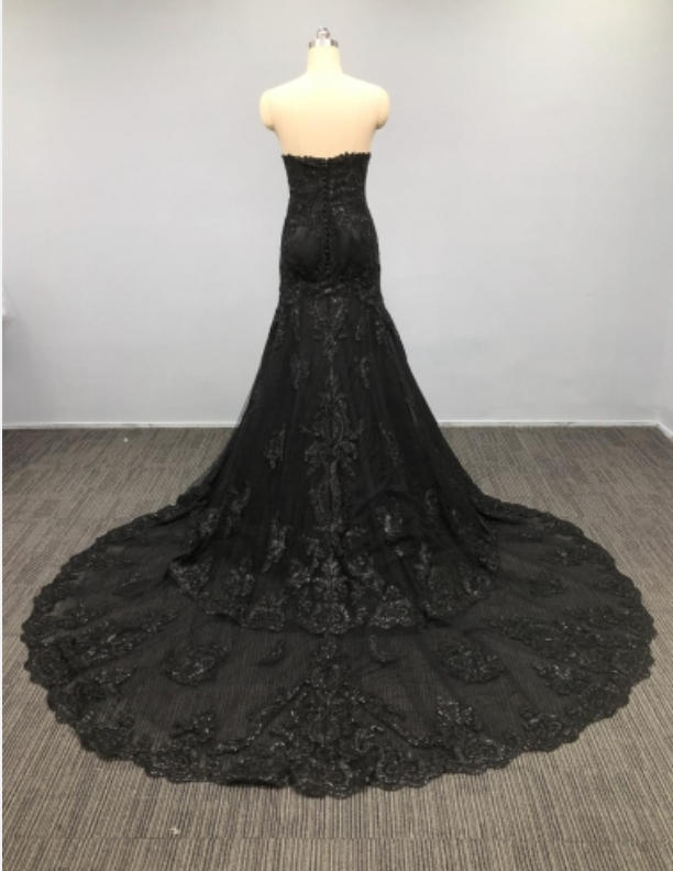 Vintage Black Lace Mermaid Wedding Sleeveless Bridal Gown