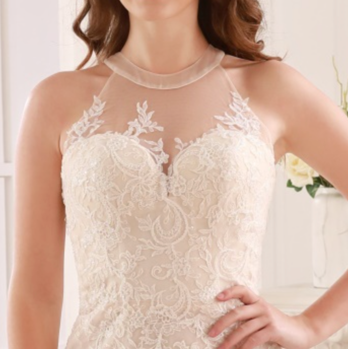 
                      
                        High Neck Open Back Lace Tulle Bridal Wedding Gown
                      
                    