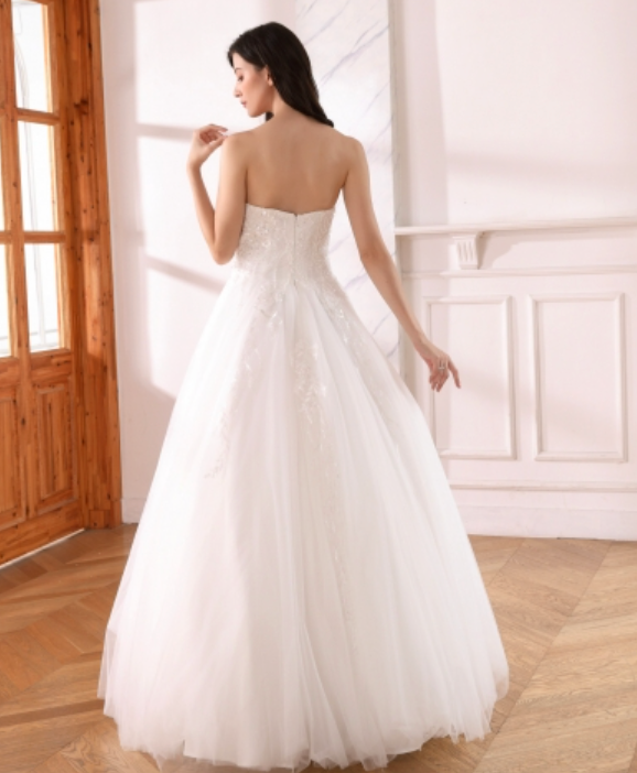 
                      
                        Sequined Sweetheart Lace A Line Bridal Wedding Gown
                      
                    