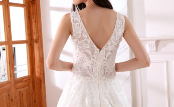 
                      
                        Pearl Sequined Lace Tulle A Line Bridal Wedding Gown
                      
                    