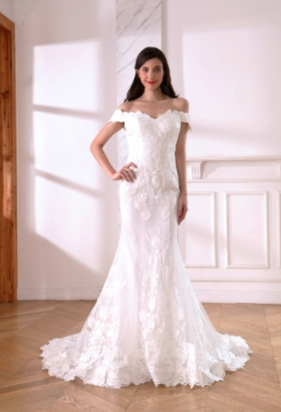 Scalloped Edge Lace Trumpet Bridal Wedding Gown