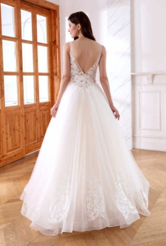 
                      
                        Open Back Lace Tulle A Line Wedding Day Bridal Gown
                      
                    