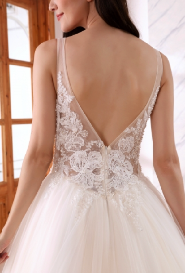 
                      
                        Open Back Lace Tulle A Line Wedding Day Bridal Gown
                      
                    