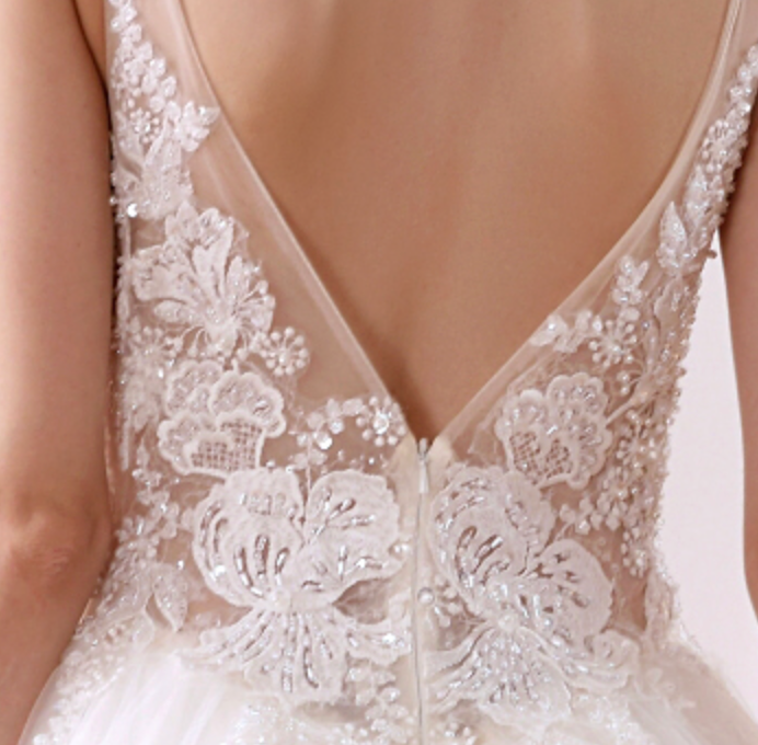 Load image into Gallery viewer, Open Back Lace Tulle A Line Wedding Day Bridal Gown
