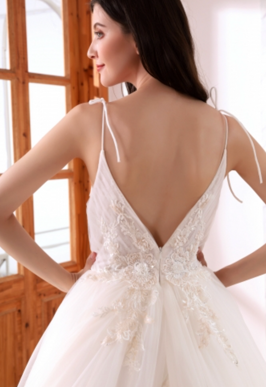 Load image into Gallery viewer, Spaghetti Straps Tie A Line Bridal Wedding Gown
