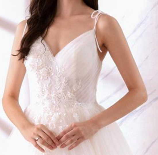 Load image into Gallery viewer, Spaghetti Straps Tie A Line Bridal Wedding Gown
