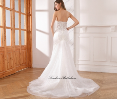 Load image into Gallery viewer, Fitted Sparkle Tulle Mermaid Bridal Wedding Gown
