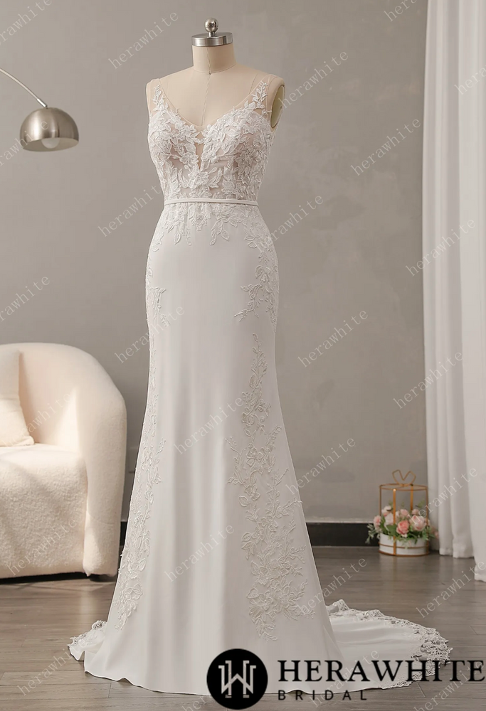 
                      
                        Romantic Lace Sheath Wedding Dress with Low Back
                      
                    