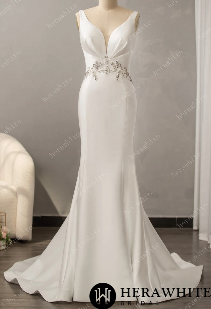 
                      
                        Deep V-Neck Sleeveless with Open Back Wedding Dress
                      
                    