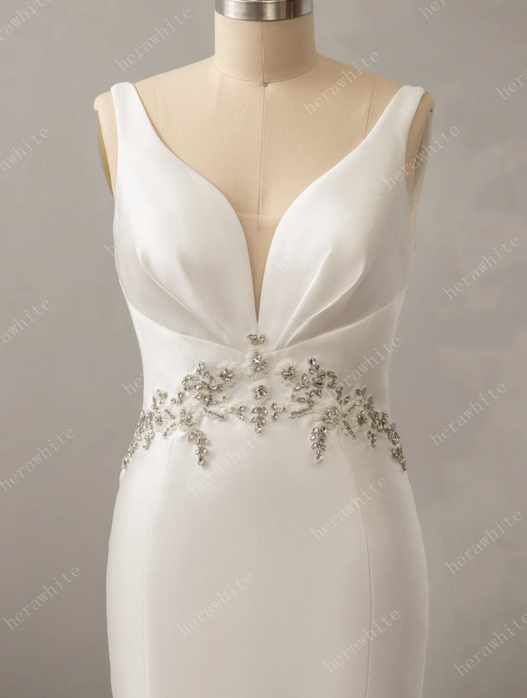 
                      
                        Deep V-Neck Sleeveless with Open Back Wedding Dress
                      
                    