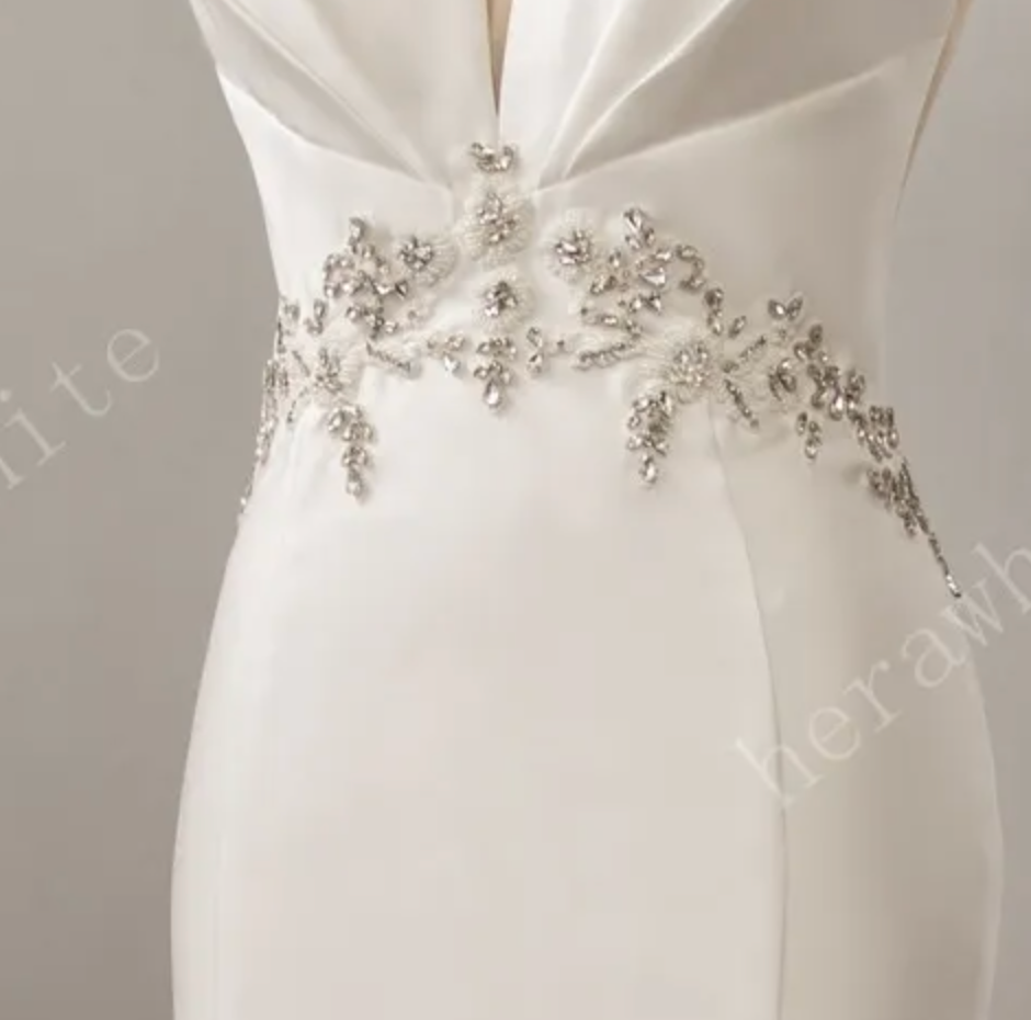 
                      
                        Deep V-Neck Sleeveless with Open Back Wedding Dress
                      
                    