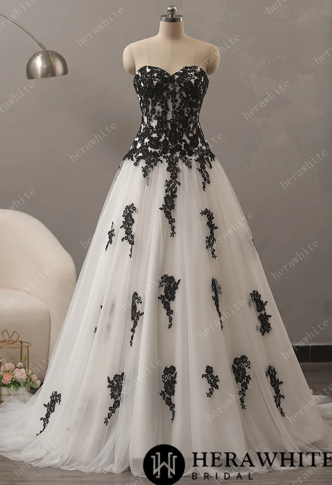 
                      
                        Princess Ball Gown with Strapless Sweetheart Neckline and Tulle Skirt
                      
                    