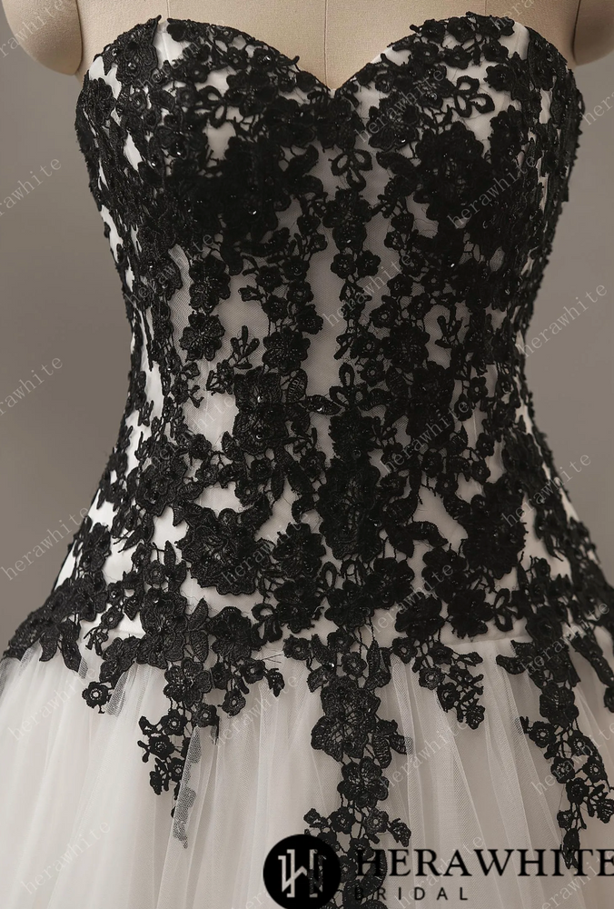 
                      
                        Princess Ball Gown with Strapless Sweetheart Neckline and Tulle Skirt
                      
                    