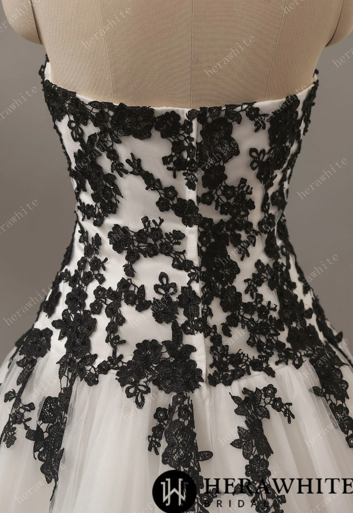 
                      
                        Princess Ball Gown with Strapless Sweetheart Neckline and Tulle Skirt
                      
                    