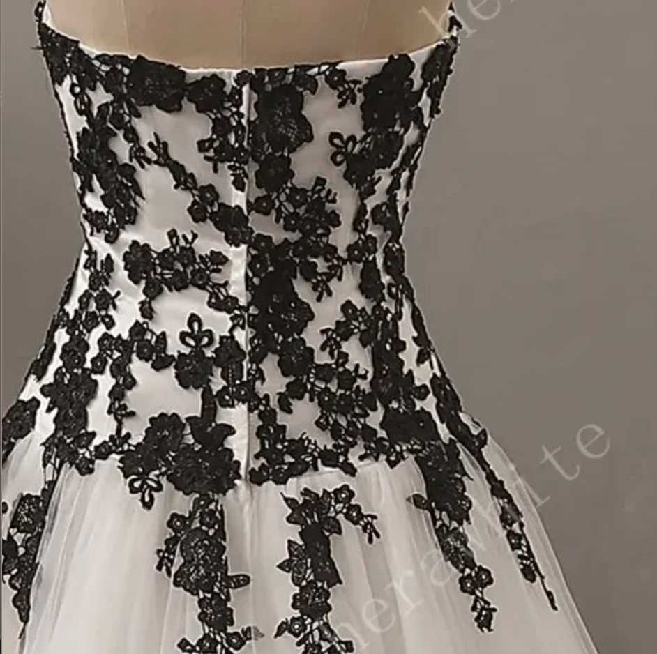 
                      
                        Princess Ball Gown with Strapless Sweetheart Neckline and Tulle Skirt
                      
                    