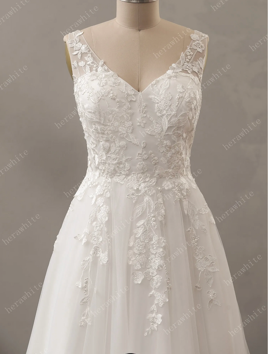 Load image into Gallery viewer, Relaxed A-Line Wedding Dress with Lace Up Back
