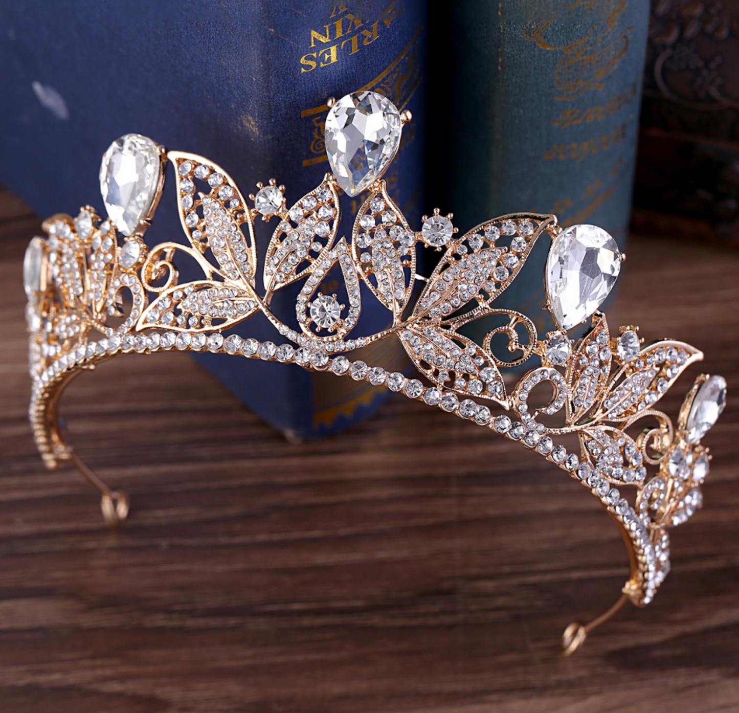 Bling Wedding Finger Tip Veil Rhinestone Crystal Headband Bridal Veil –  TulleLux Bridal Crowns & Accessories