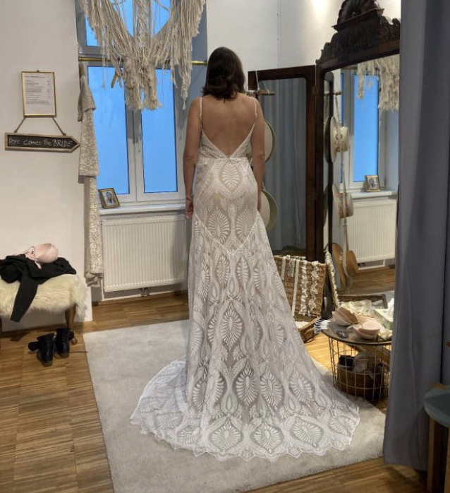 
                      
                        Beach Wedding Mermaid Bridal Gown Deep V-Neck Rustic Lace Dress
                      
                    