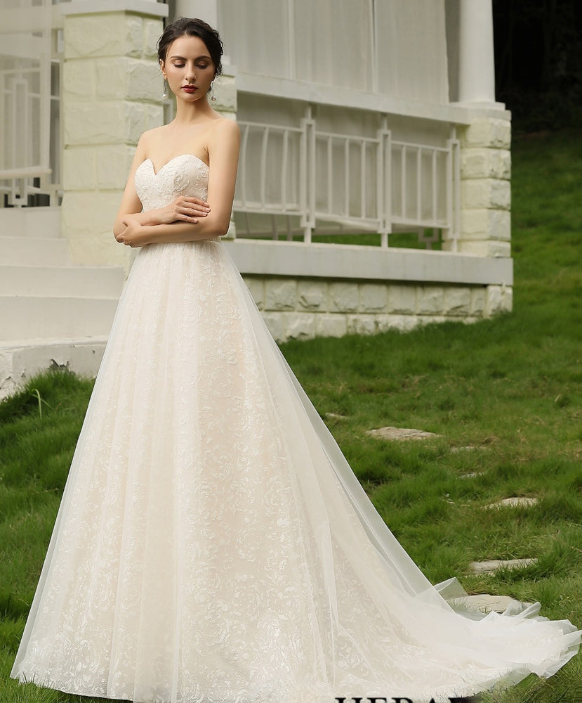 
                      
                        Sequins Princess Lace Wedding Dress
                      
                    