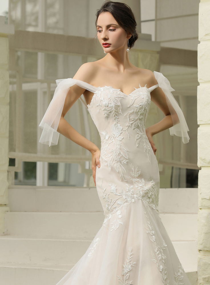 
                      
                        Floral Lace Mermaid Bridal Gown With Detachable Tulle Straps
                      
                    